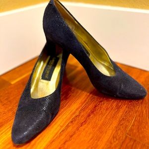 Brand: Classiques Entier Size: 7 Color: Navy Blue